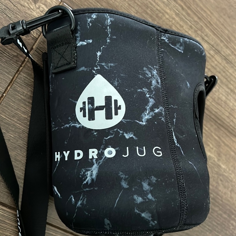 Hydrojug sleeve w/ strap